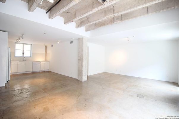 Empty room, Interior, Wooden Beams