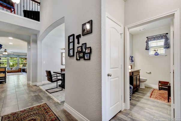 Bathroom, Interior, Recessed Lighting, Wood Texture Flooring