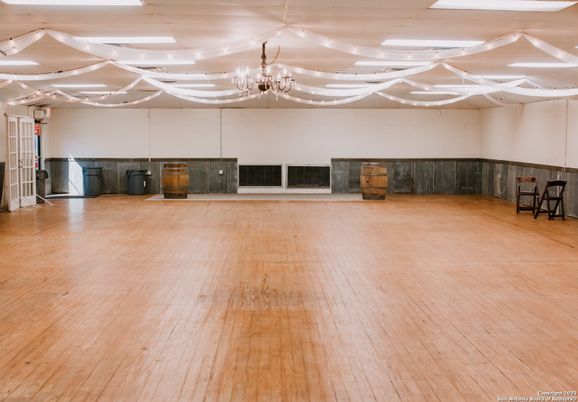 Chandelier, Empty room, Interior, Wood Texture Flooring