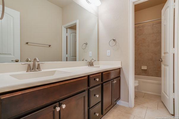 Bathroom, Dual Sink Vanities, Interior