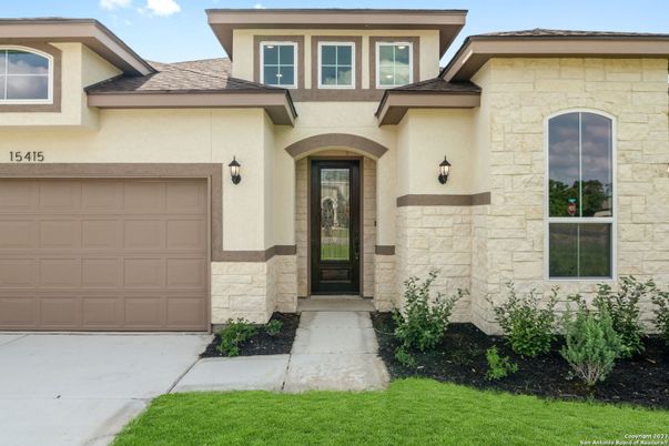 Attached, Exterior, Facade, Mediterranean