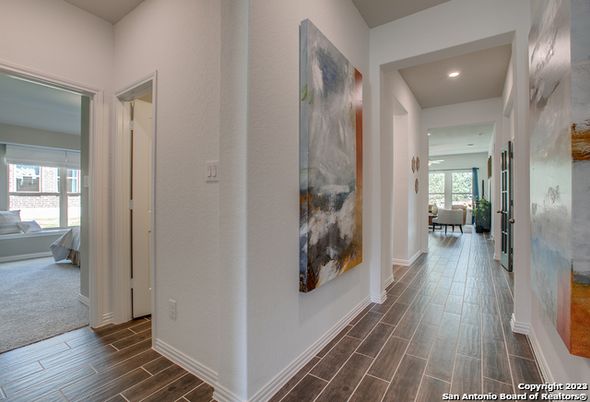 Interior, Recessed Lighting, Wood Texture Flooring