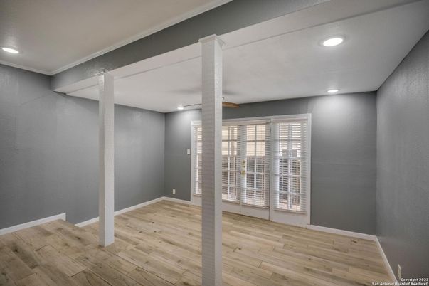 Empty room, Interior, Recessed Lighting, Wood Texture Flooring