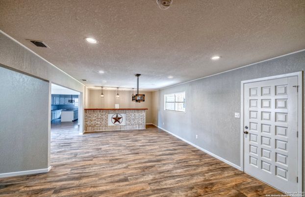 Interior, Pendant Lights, Recessed Lighting, Wood Texture Flooring