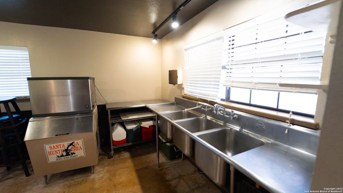 Interior, Stainless Steel Appliances