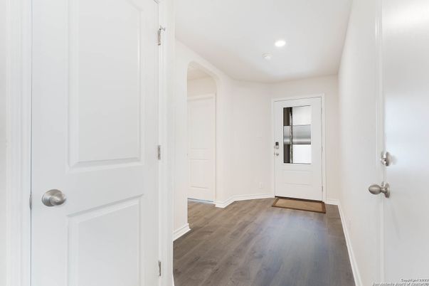 Interior, Recessed Lighting, Wood Texture Flooring