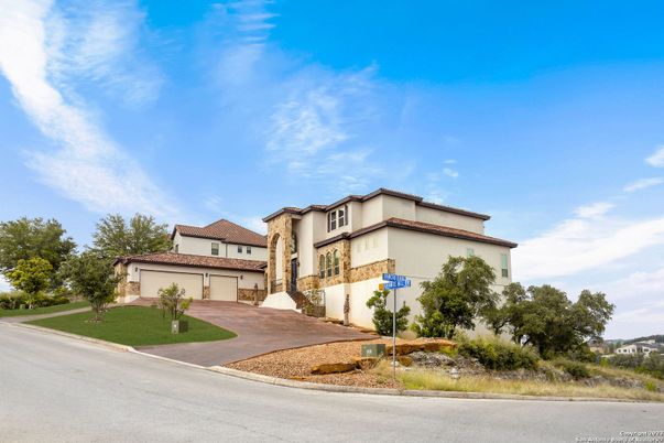 Attached, Exterior, Facade, Mediterranean