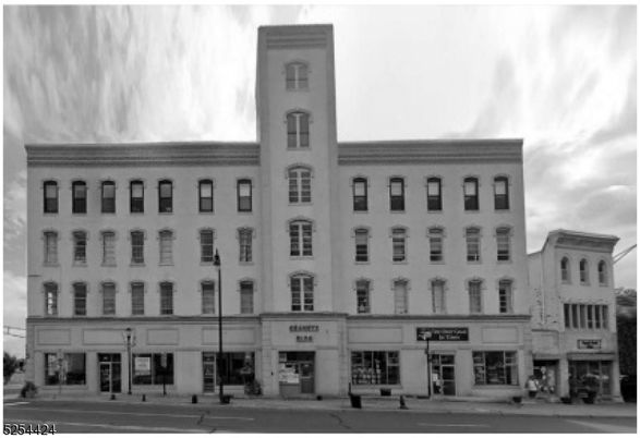 Exterior, Facade, Chicago School