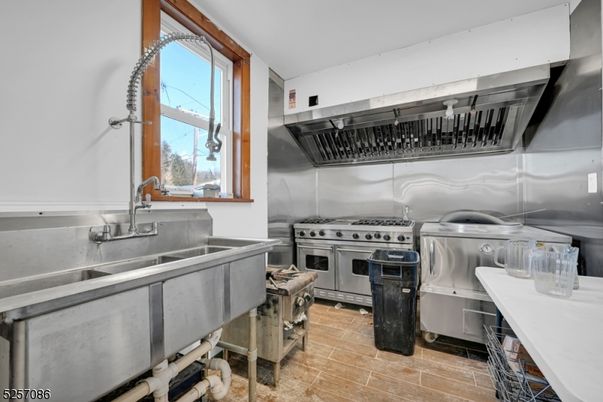 Interior, Kitchen, Stainless Steel Appliances
