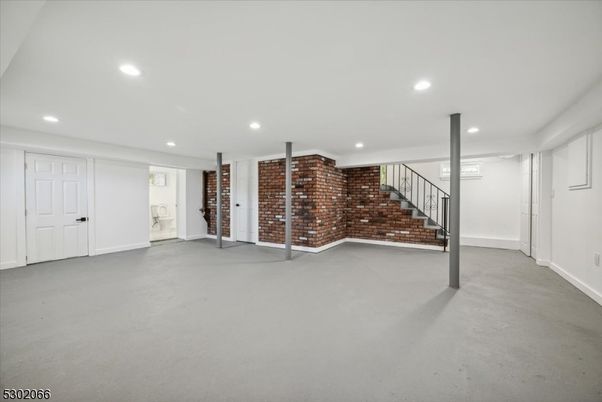 Empty room, Interior, Recessed Lighting, Stone Walls