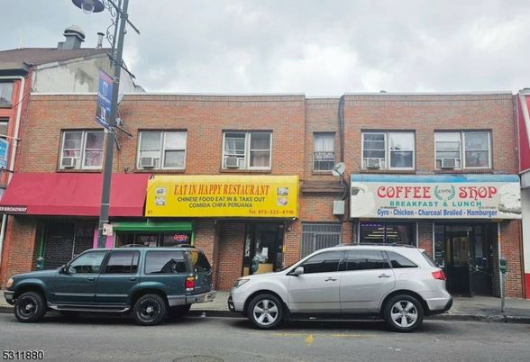 Exterior, Facade, Brick Facade, Rowhouse