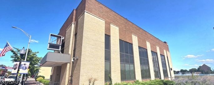 Exterior, Facade, Brick Facade, Highrise
