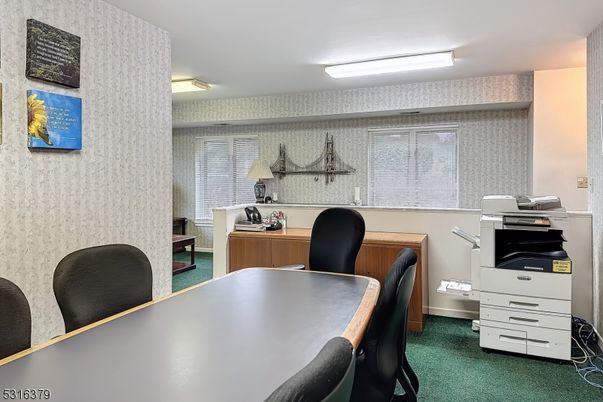 Home Office, Interior