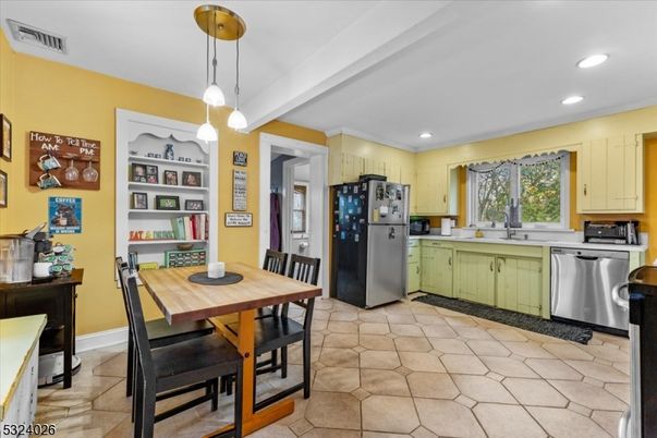 Dining room, Interior, Kitchen, Pendant Lights, Recessed Lighting, Stainless Steel Appliances