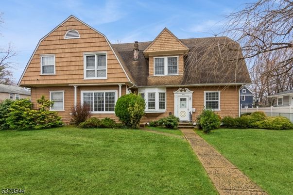 Exterior, Facade, Cape Cod