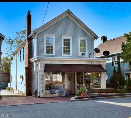 Exterior, Facade, Brick Facade, Queen Anne Victorian