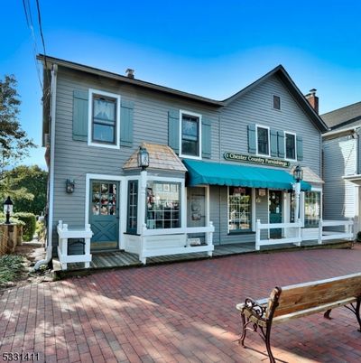 Exterior, Facade, Rowhouse