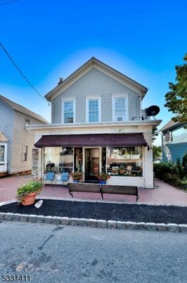 Exterior, Facade, American Craftsman
