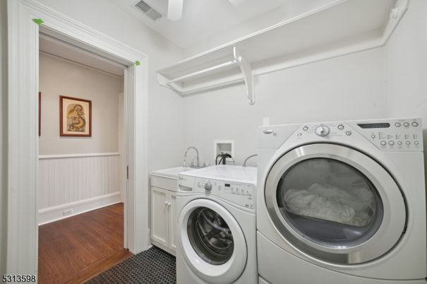 Interior, Washer, Wood Texture Flooring