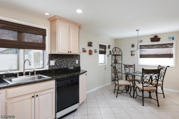 Dining room, Interior, Kitchen, Recessed Lighting