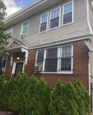 Exterior, Facade, Brick Facade, Rowhouse