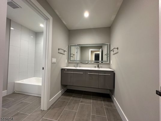 Bathroom, Dual Sink Vanities, Interior, Recessed Lighting