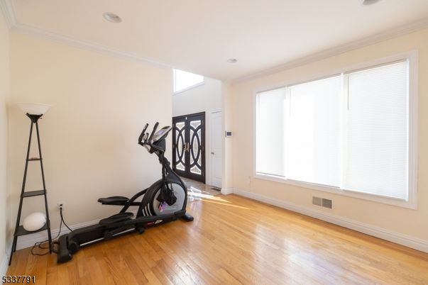 Fitness Equipment, Interior, Recessed Lighting, Wood Texture Flooring