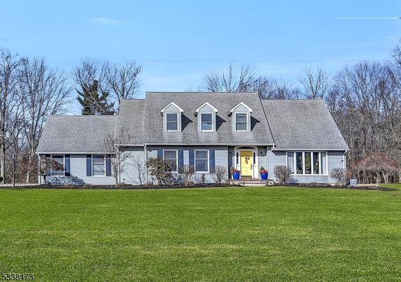 Backyard, Exterior, Facade, Cape Cod