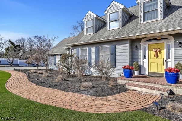 Exterior, Facade, Cape Cod