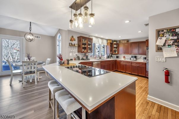 Dining room, Interior, Kitchen, Pendant Lights, Recessed Lighting, Wood Texture Flooring