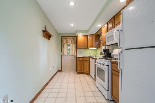Interior, Kitchen, Recessed Lighting