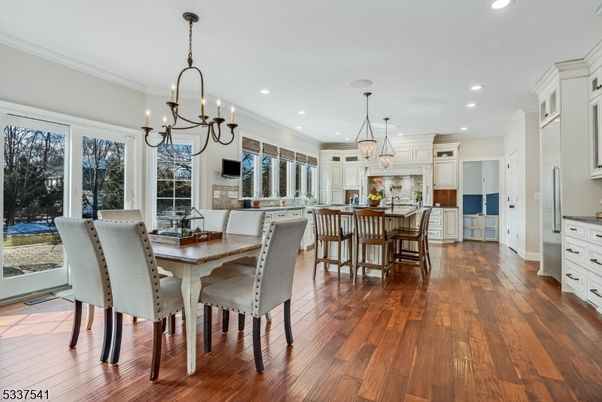 Chandelier, Dining room, Interior, Kitchen, Pendant Lights, Recessed Lighting, Wood Texture Flooring