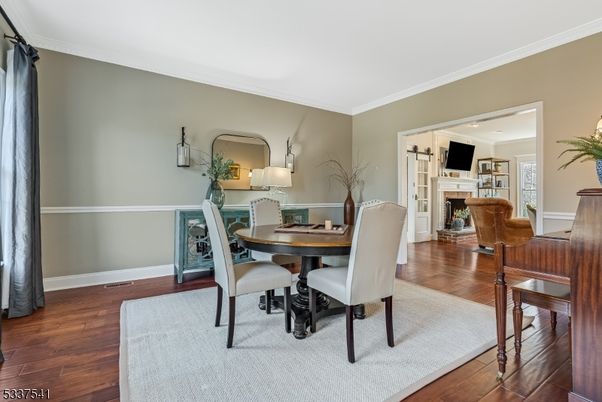 Dining room, Interior, Wood Texture Flooring