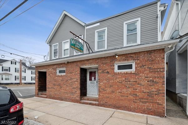 Exterior, Facade, Brick Facade, Rowhouse