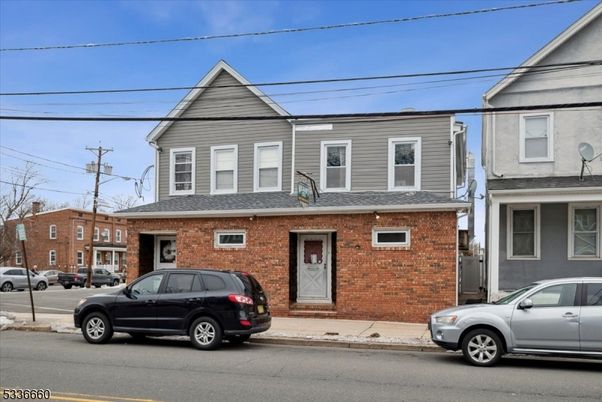 Exterior, Facade, Brick Facade, Queen Anne Victorian