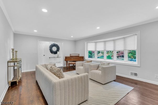 Interior, Living room, Piano, Recessed Lighting, Wood Texture Flooring