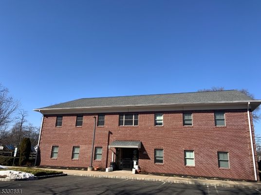 Exterior, Facade, Brick Facade, Georgian