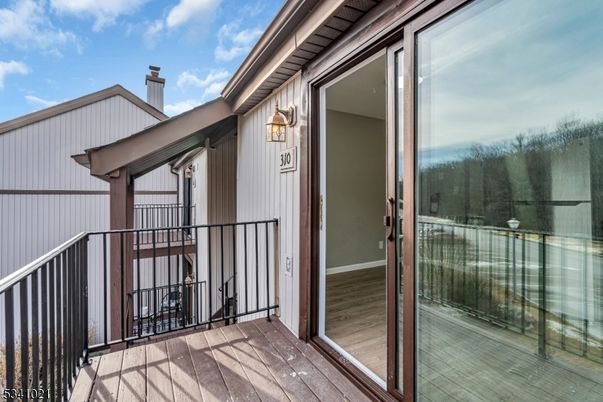 Exterior, Wood Texture Flooring