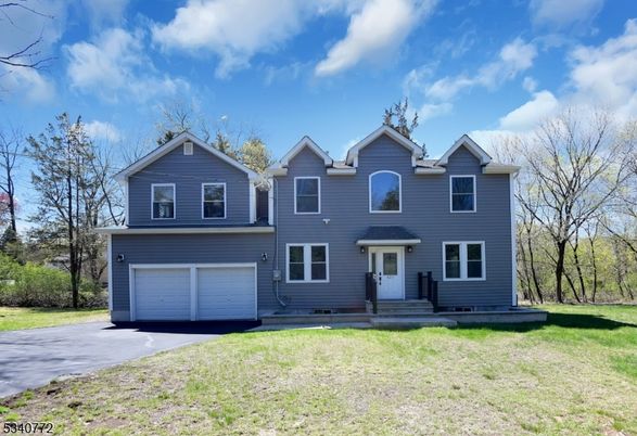 Attached, Exterior, Facade, Farmhouse
