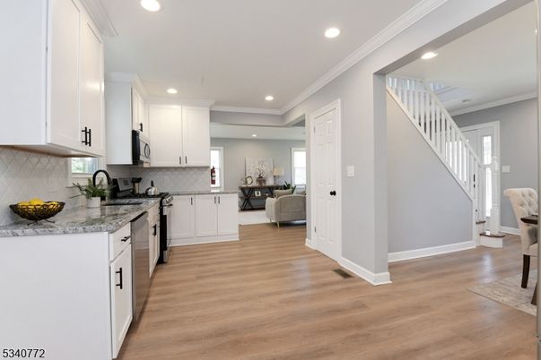 Interior, Kitchen, Living room, Recessed Lighting, Wood Texture Flooring