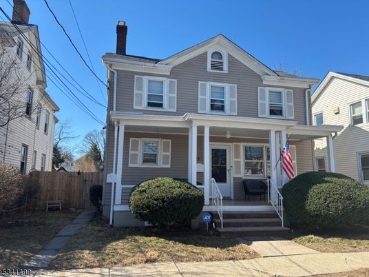 Exterior, Facade, Queen Anne Victorian