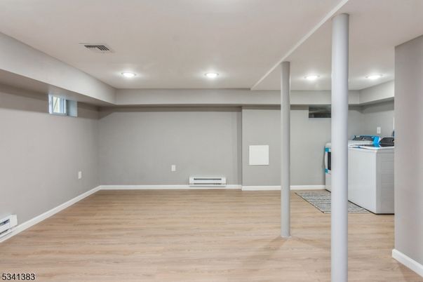Empty room, Interior, Recessed Lighting, Washer, Wood Texture Flooring