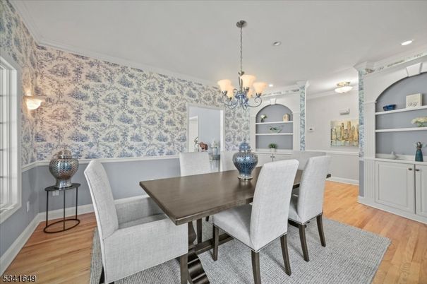 Chandelier, Dining room, Interior, Recessed Lighting, Wood Texture Flooring