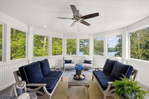 Interior, Living room, Recessed Lighting, Sun Room, Wood Texture Flooring