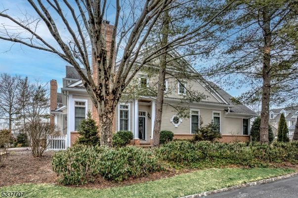 Exterior, Facade, Cape Cod