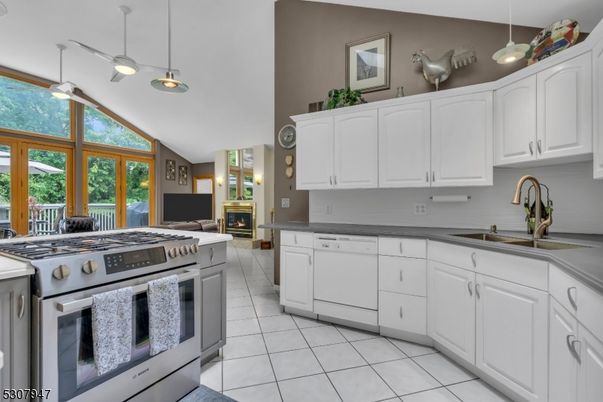 Fireplace, Interior, Kitchen, Pendant Lights