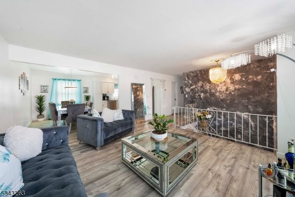 Chandelier, Dining room, Interior, Living room, Pendant Lights, Wood Texture Flooring