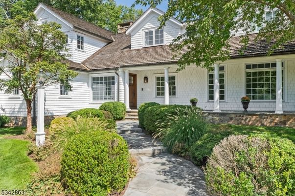 Exterior, Facade, Cape Cod