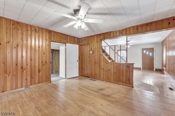 Empty room, Interior, Wood Texture Flooring, Wooden Walls