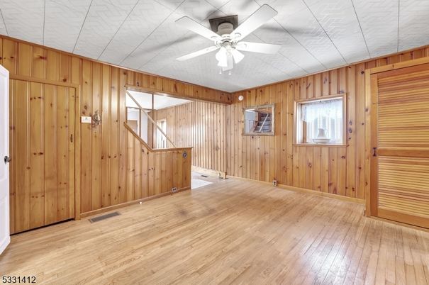 Empty room, Interior, Wood Texture Flooring, Wooden Walls